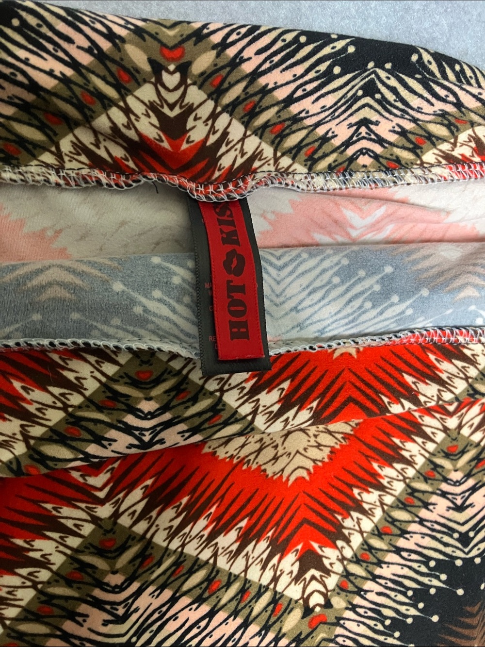 Hot Kiss Chevron A-Line Skirt in Black, Red, and Tan - Picture 3 of 8